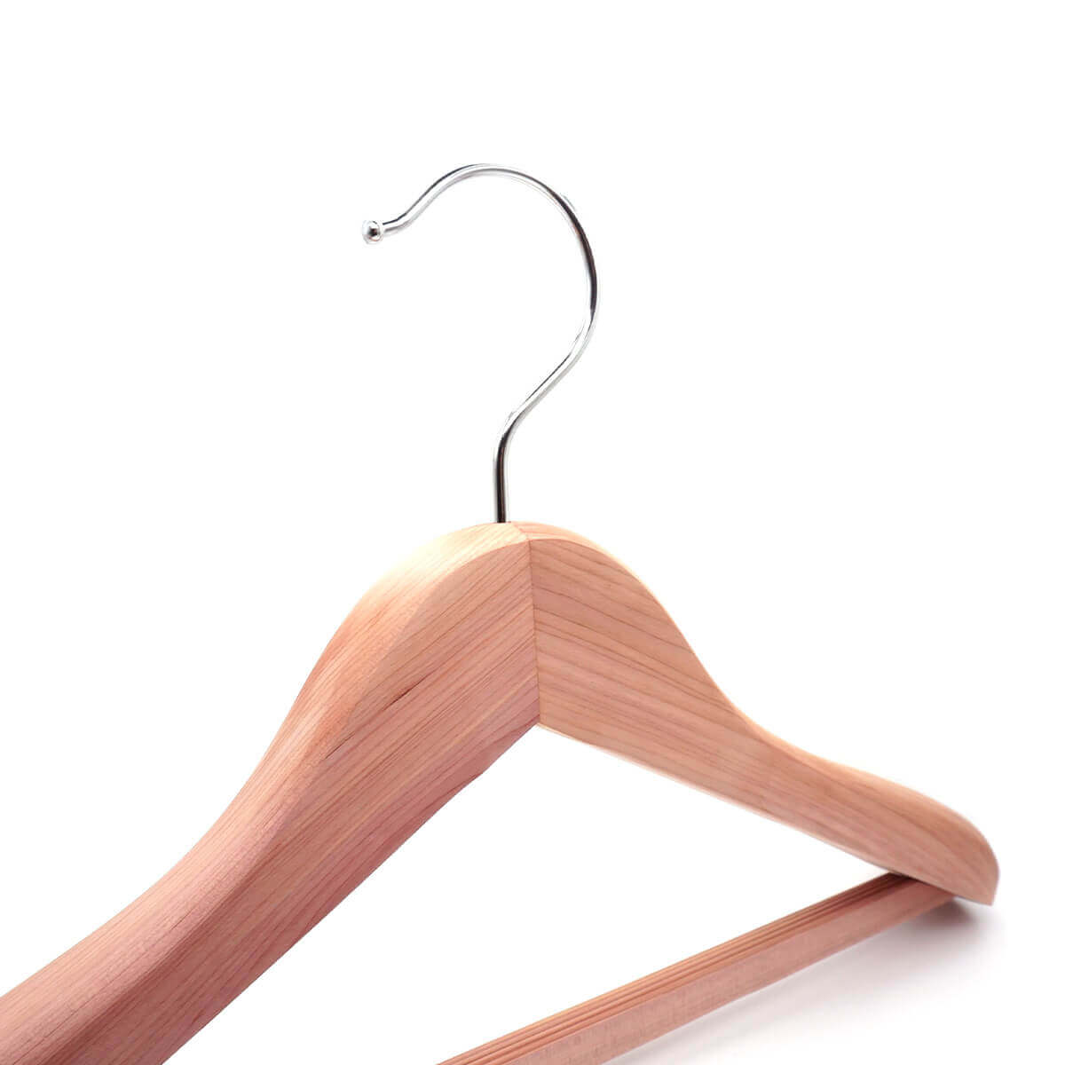 Kleiderbügel aus Rotzedernholz | Nordic Red Cedar® – Bild 2